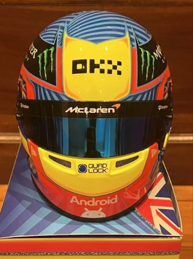 1/2ヘルメット オスカー ピアストリ マクラーレン F1 チーム 2024年