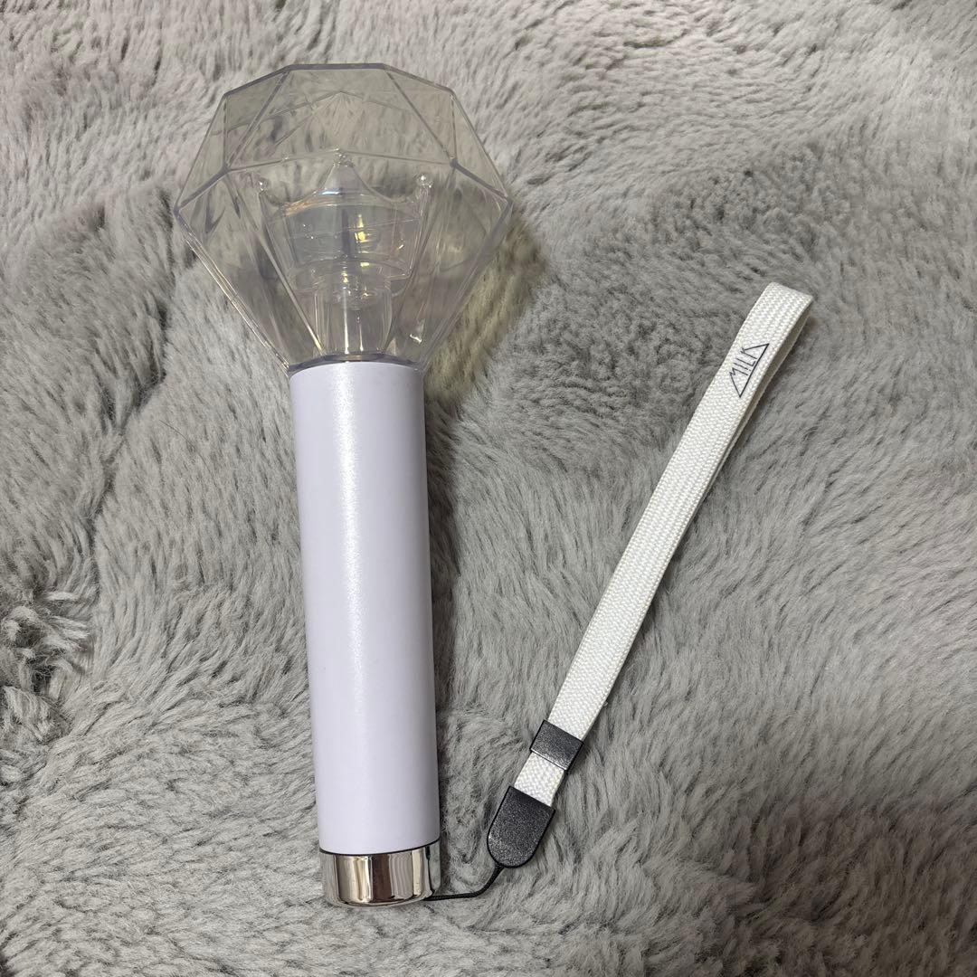 M!LK ミルクラスタル 2ペンライト