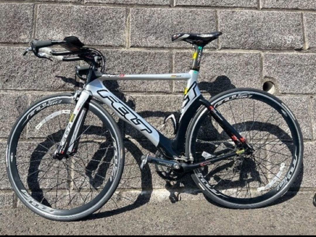 大幅お値引きしています！FELT B12 ロードバイク・トライアスロンバイク