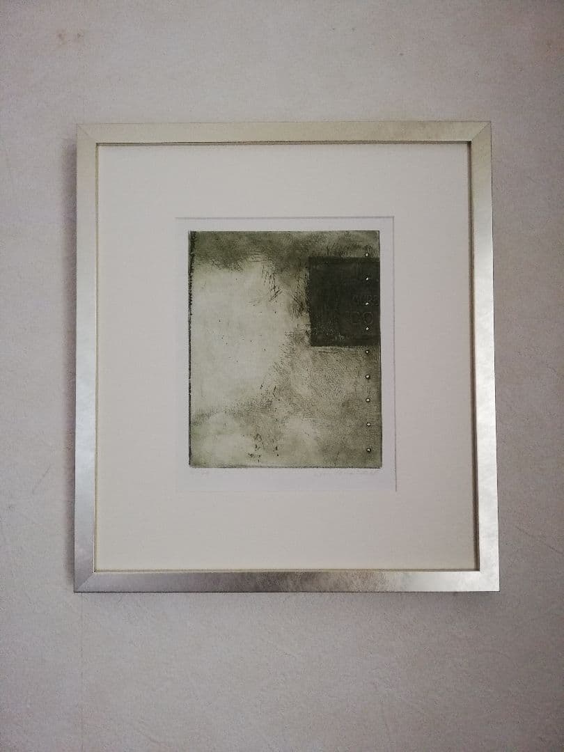 アート585　「タイム2(オリーブ)」　インテリアコーディネート