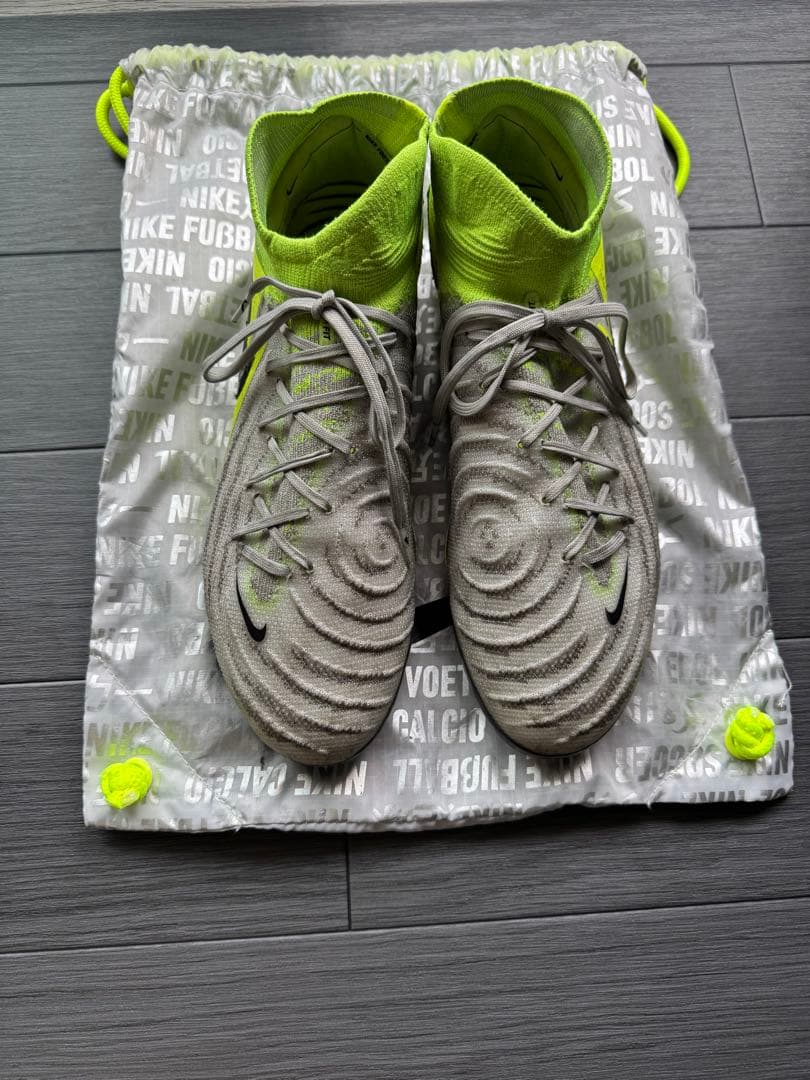 ナイキ ファントム ルナ2 エリート FG ハイカット サッカースパイク