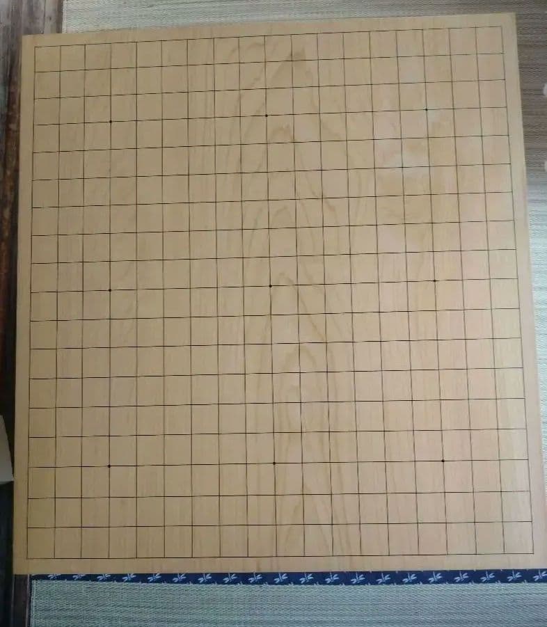 【囲碁】国産本榧　8寸極厚　板目　本蛤白石、那智黒34号