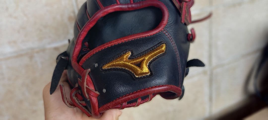 値下げしました【絶版モデル】ミズノプロ 野球グローブ 黒/赤【限定カラー】