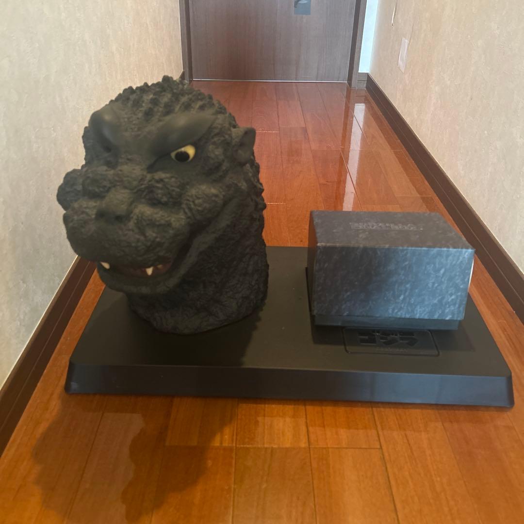 ゴジラDVDセット　ヘッドフィギュア 専用ボックス付き