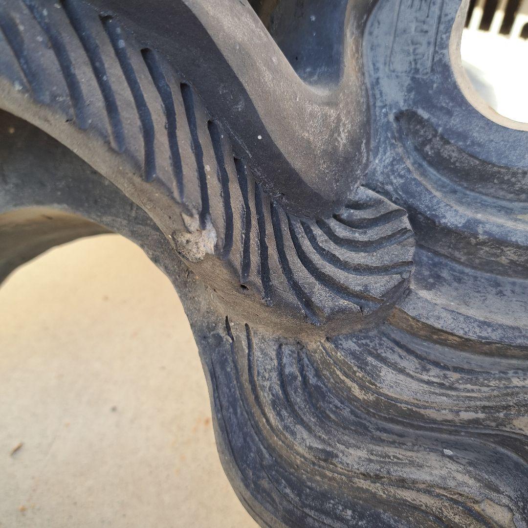 古い大きな鬼瓦　川土キ　魔よけ　工芸品