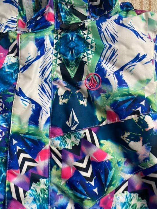 美品　ボルコムスノーウェア　上下セット　おまけ付き