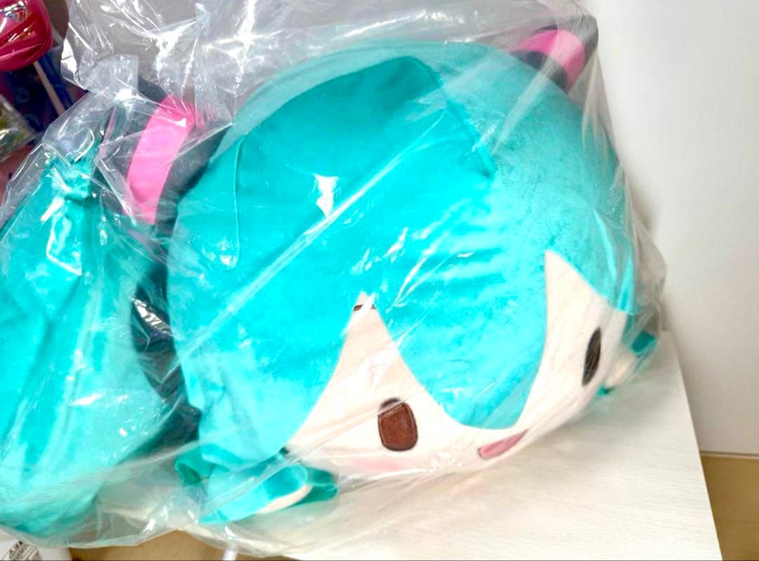 初音ミク 寝そべり特大ぬいぐるみ 新品未開封