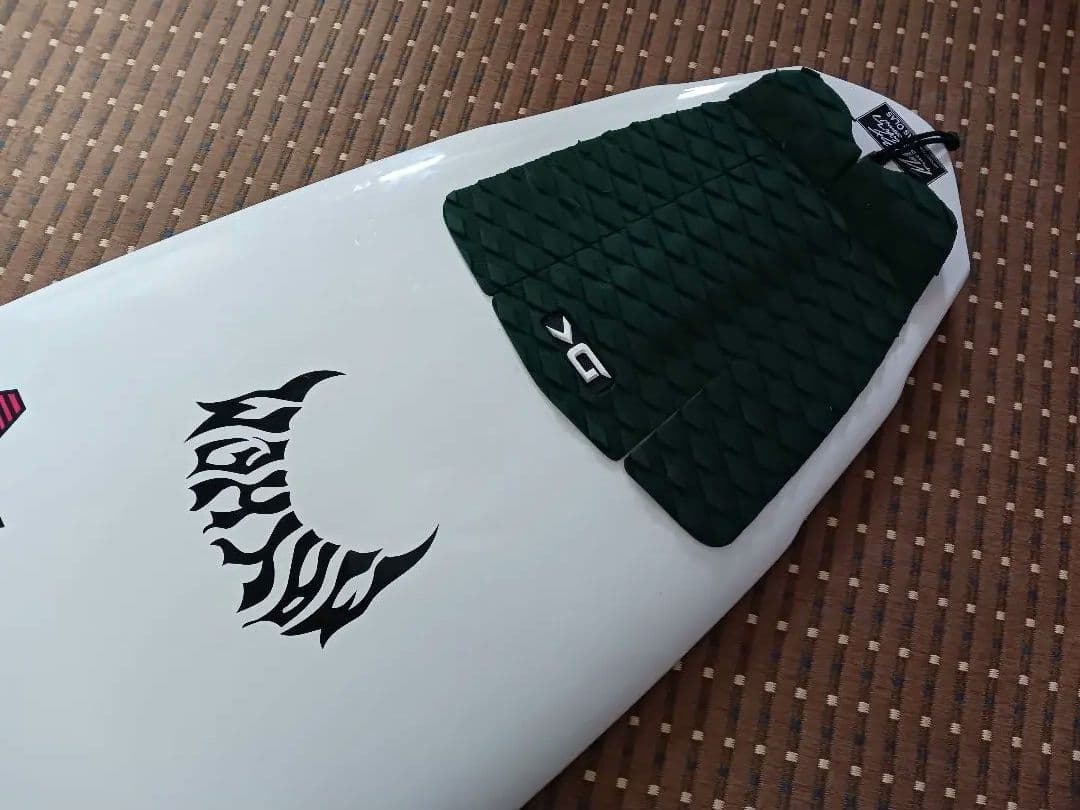 きゃさ　placeboプレセボ　サーフボード　V3ROCKET