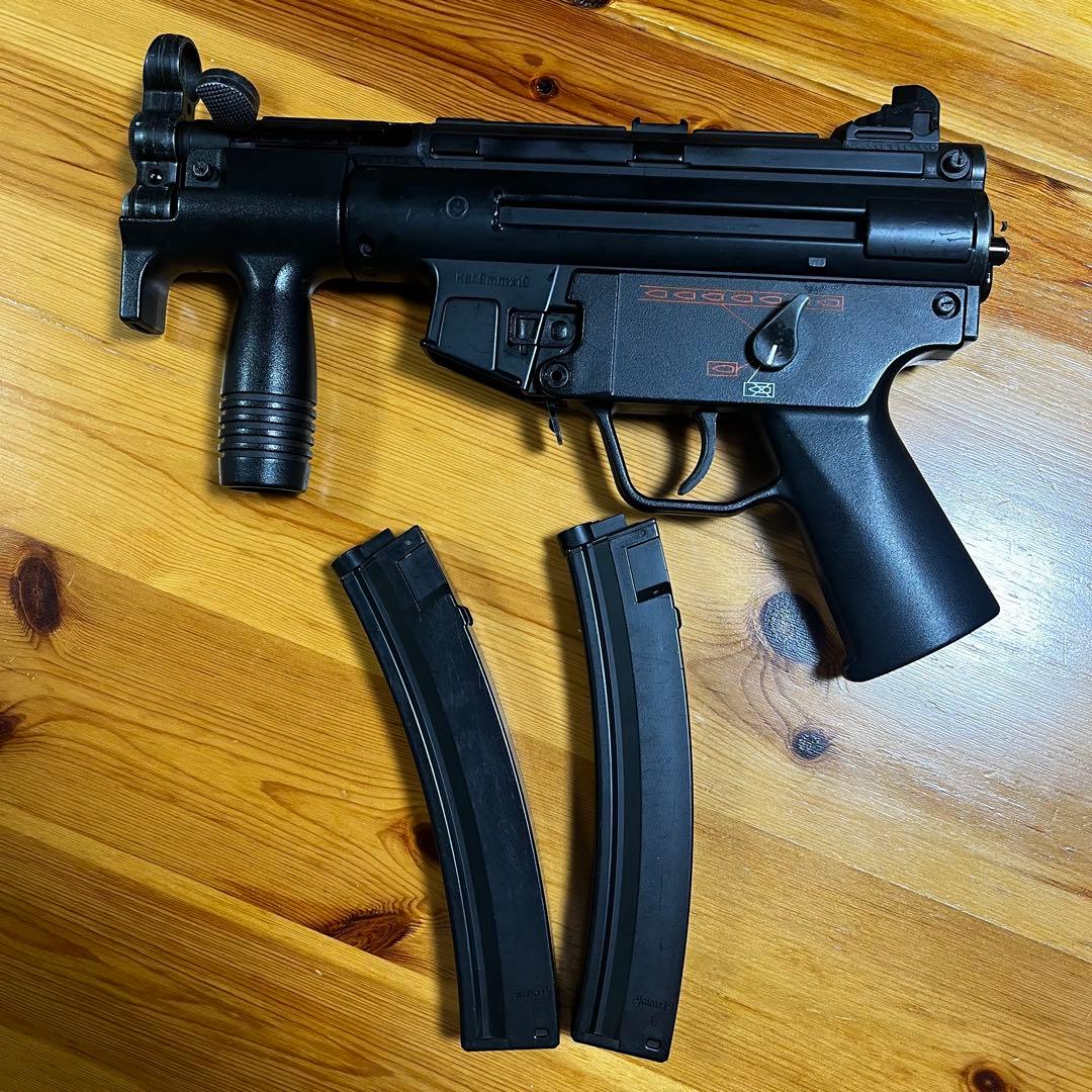 MP5K 電動ガン ブラック マガジン2本付き