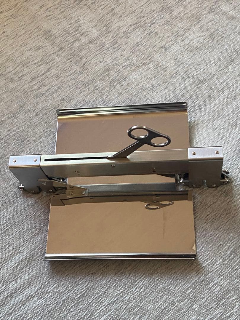 新考社 安全ロック付 一斗缶ハンガー ステンレス