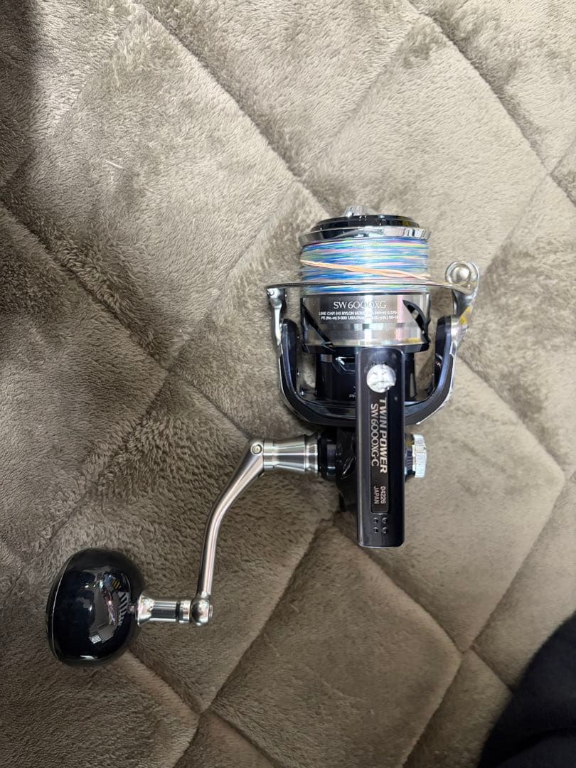 ツインパワーSW6000XGスピニングリール　シマノ