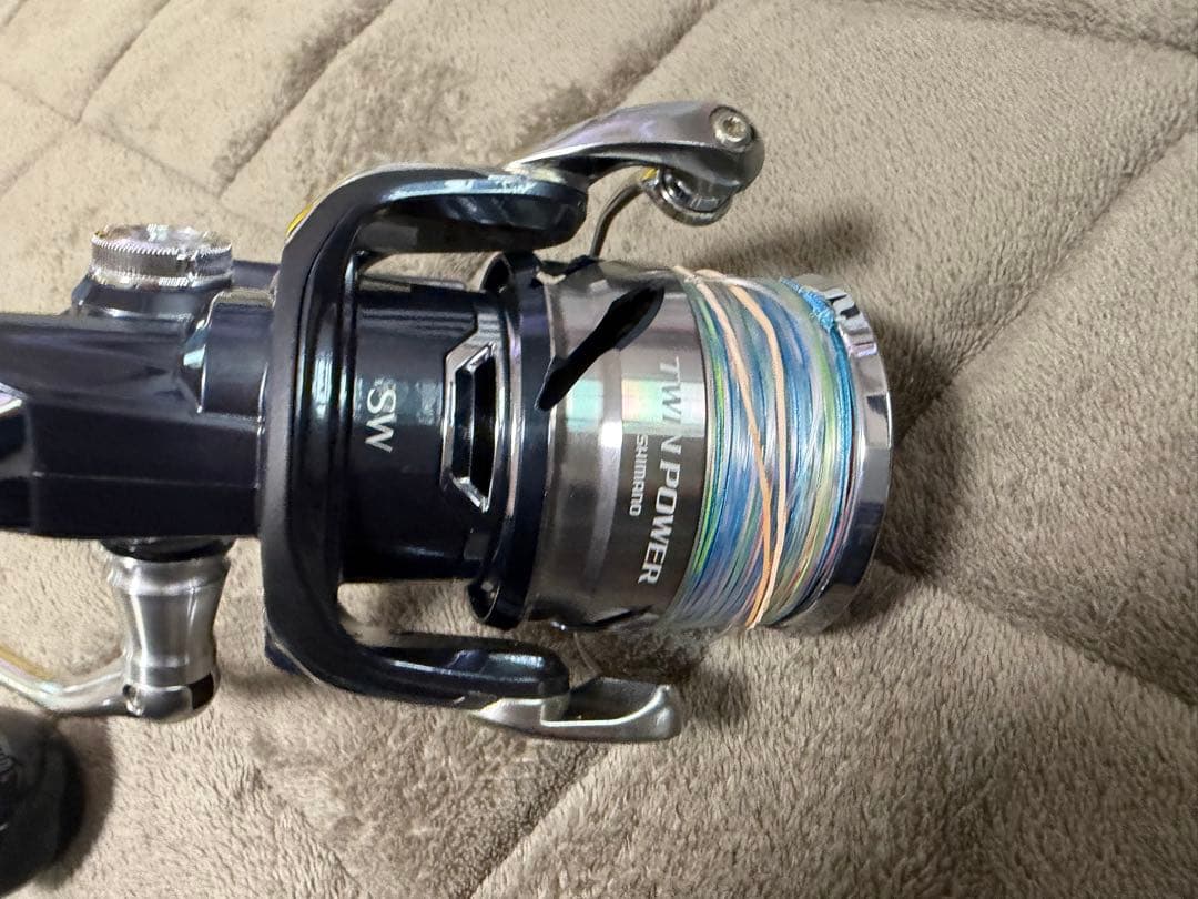 ツインパワーSW6000XGスピニングリール　シマノ