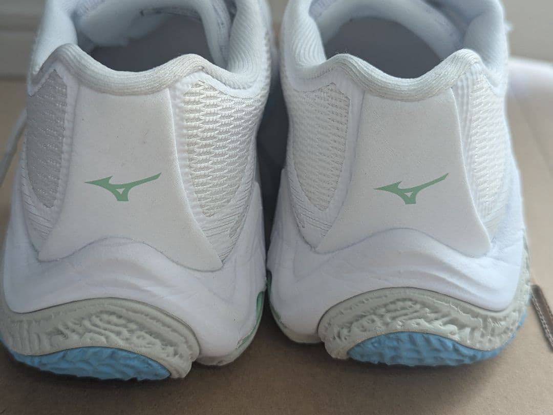 Mizuno バレーボールシューズ 23.0cm　2026年モデル
