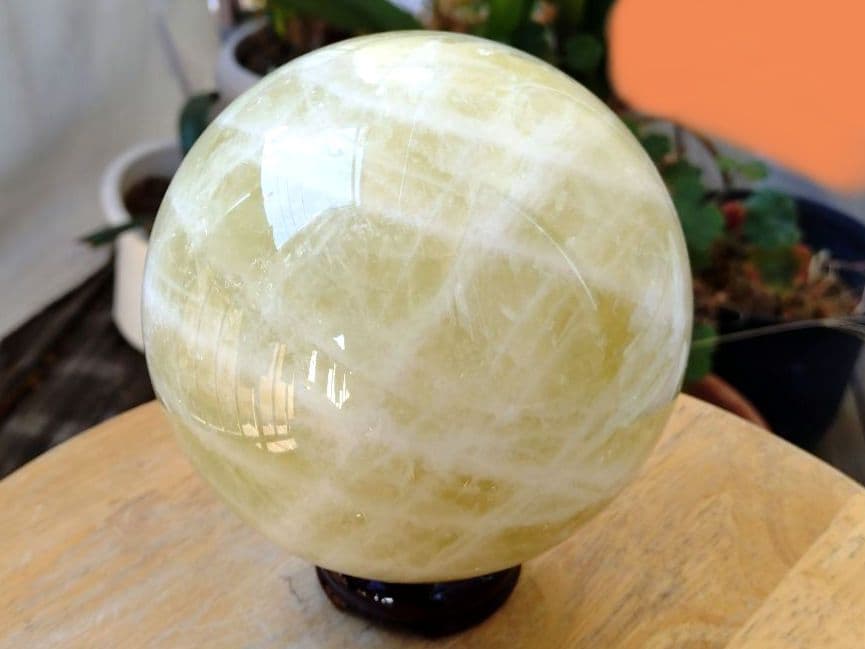 【割引特価】シトリンクォーツ 黄水晶 丸玉 スフィア 2.5Kg 木製台座付き！