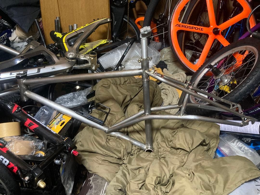 謎のエレベーテッドチェーンステーフレーム