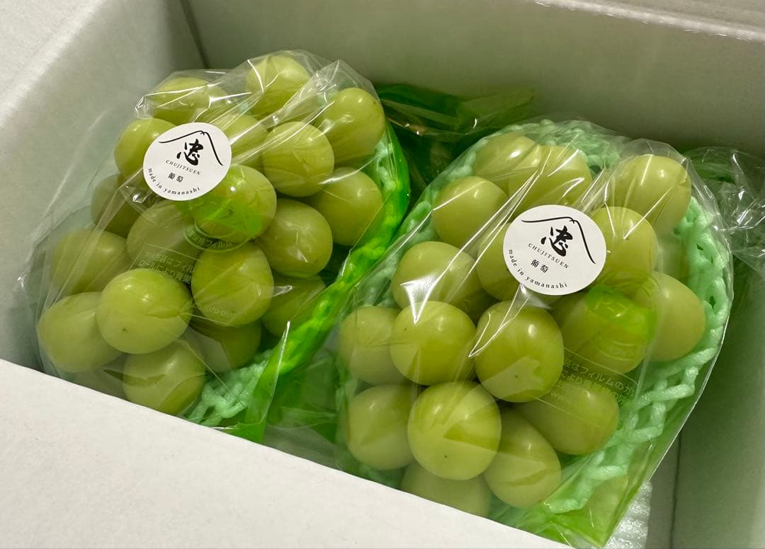 優秀品シャインマスカット　4房　贈答　山梨　ぶどう