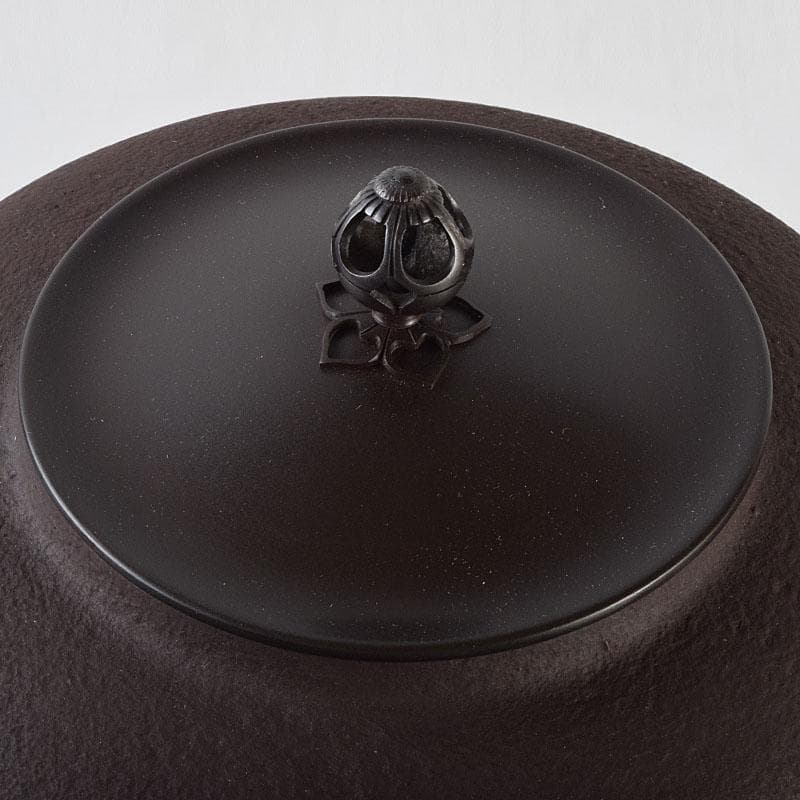 茶道具　釜師　畠春斎作　無文　平丸釜　唐銅鬼面風炉　共布共箱　M　R9292B