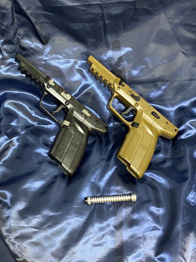 マルシン　CO2ガスブローバック　ファイブセブン　限定サプレッサー付きおまけあり