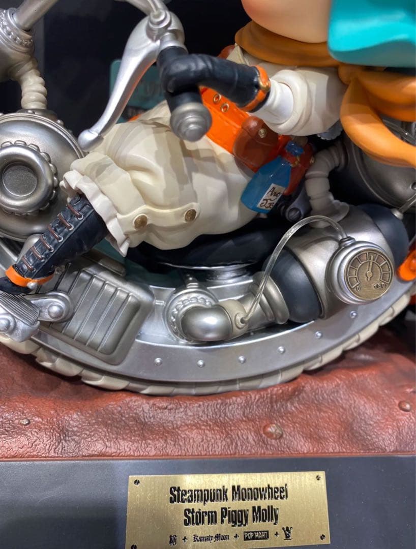 デザイナーズトイ 末那末匠 ポップマート  Molly フィギュア C