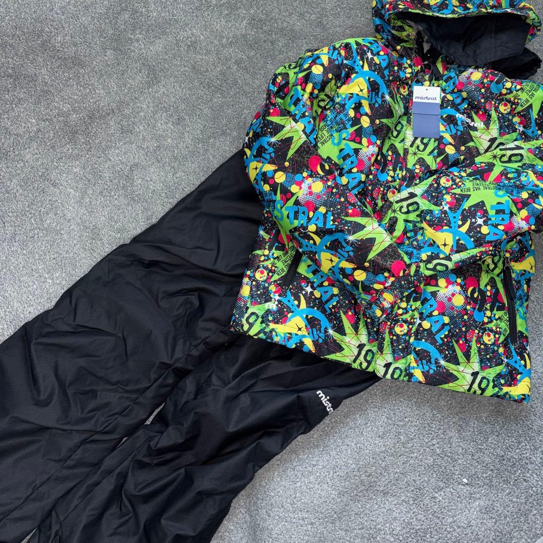 mistral 子供用スキーウェア　ジュニアスーツ150 未使用