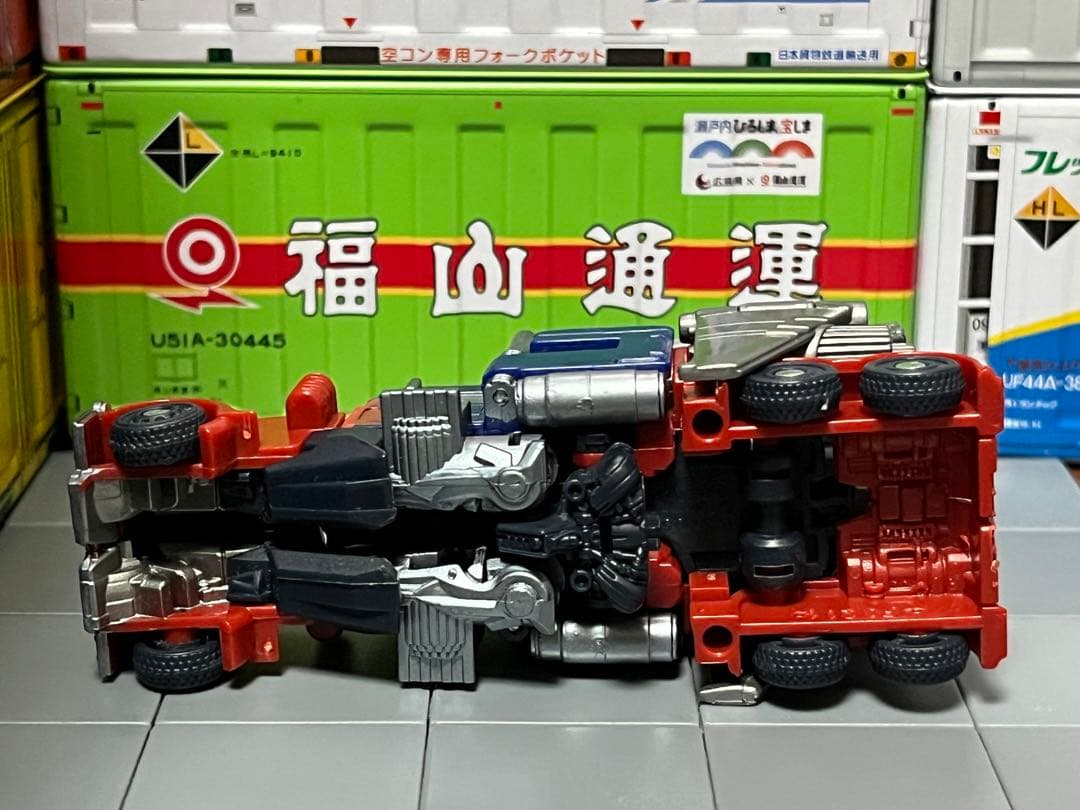 ★トランスフォーマー サイバーバース　ダークオブザムーン