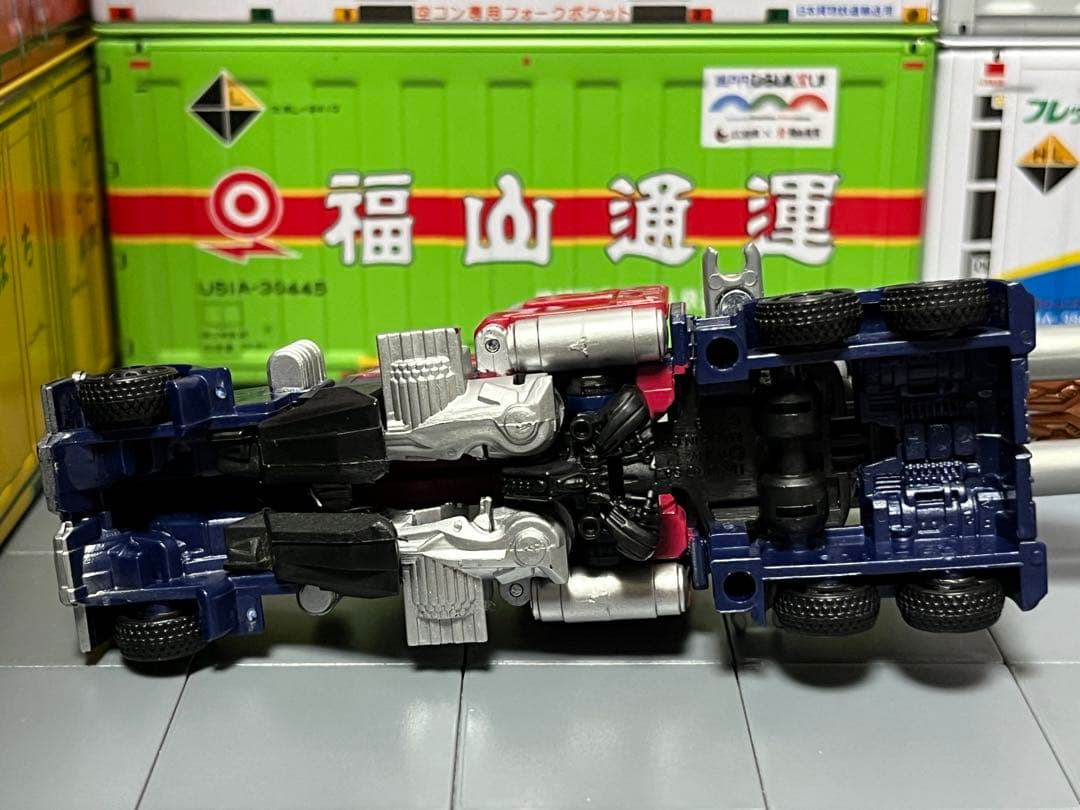 ★トランスフォーマー サイバーバース　ダークオブザムーン