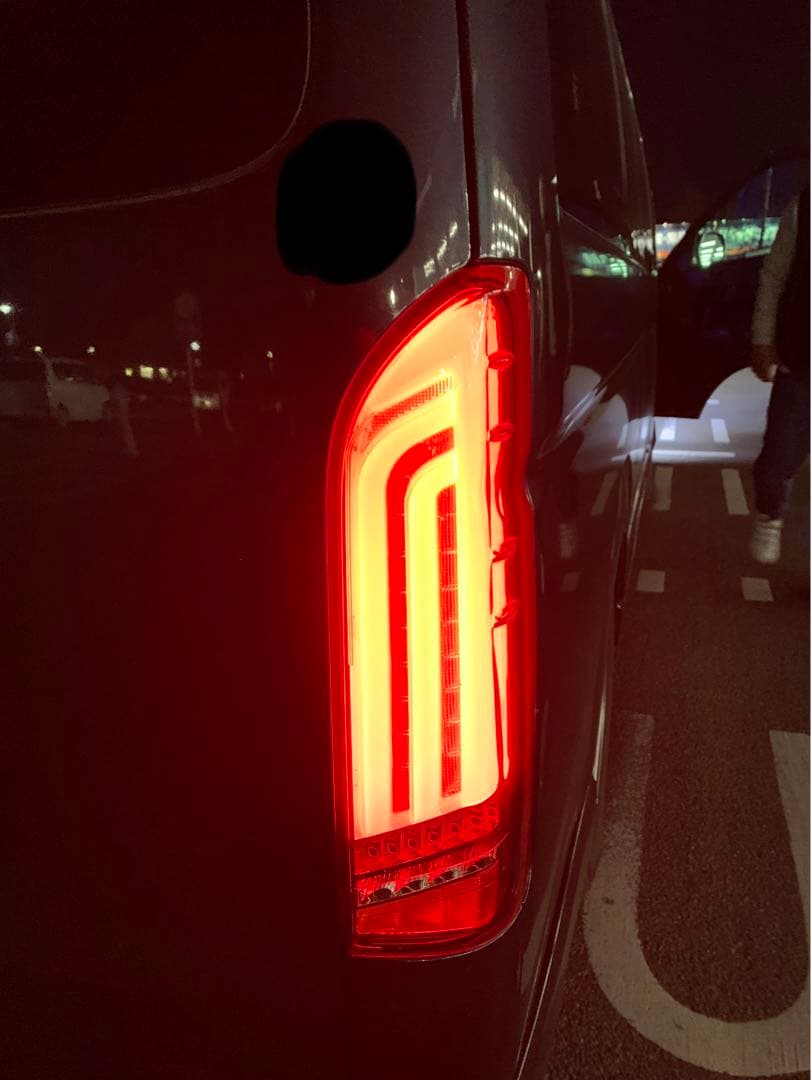 ハイエース200系テールランプ　ヴァレンティン