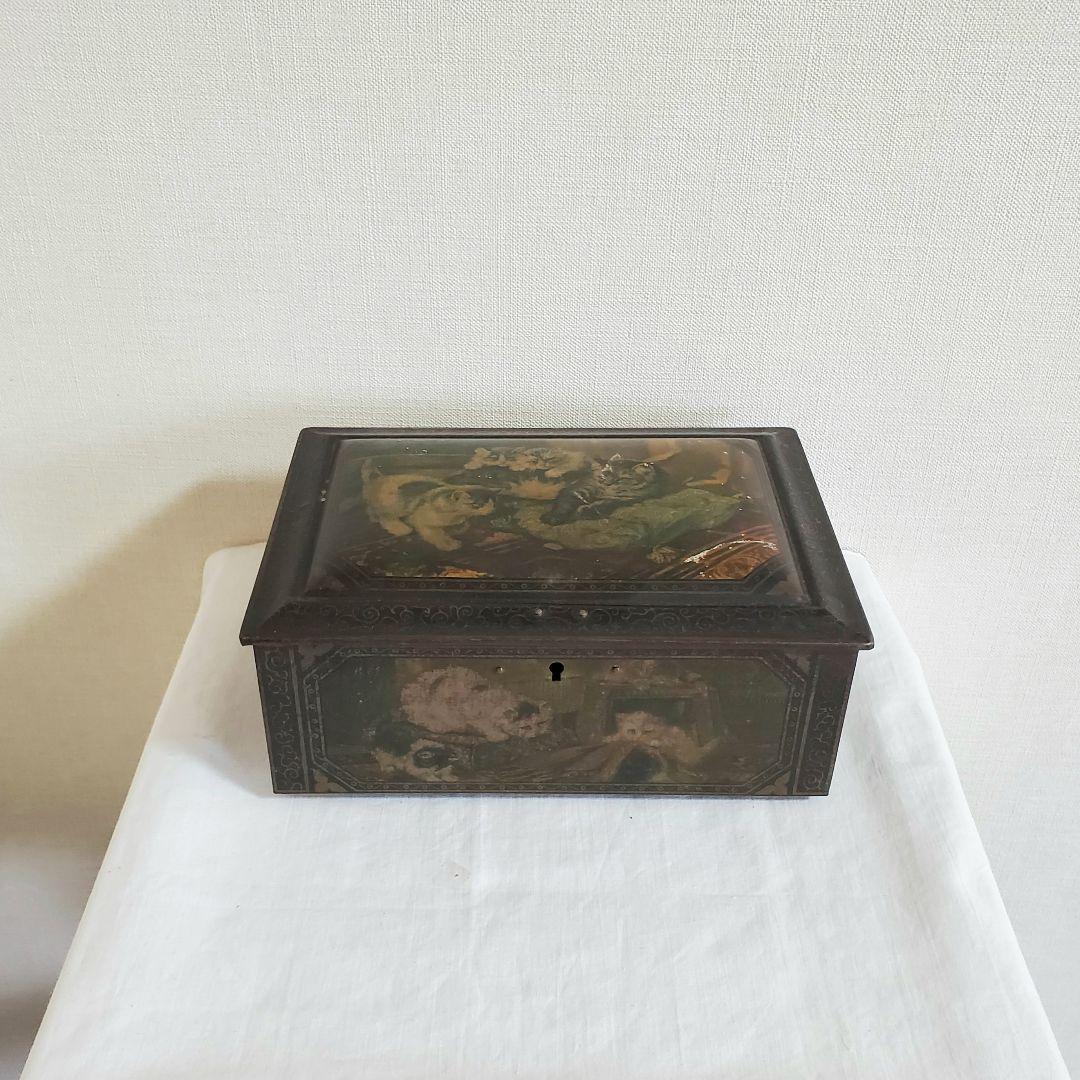 アンティーク　ネコの缶