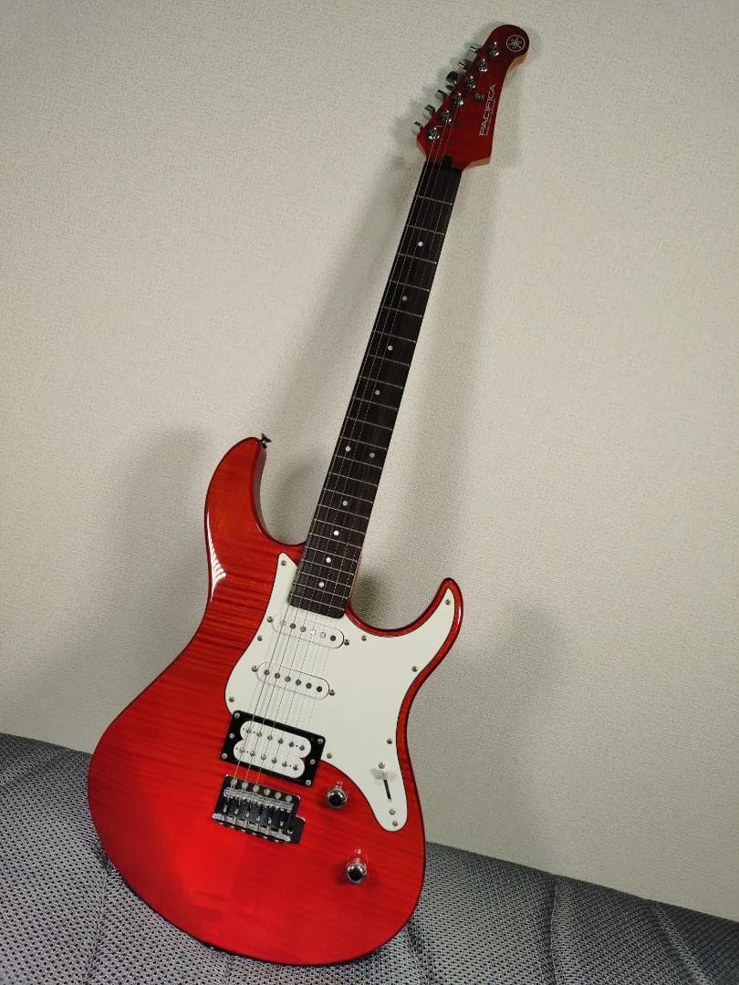 Yamaha PACIFICA 212 ヤマハ パシフィカ エレキギター