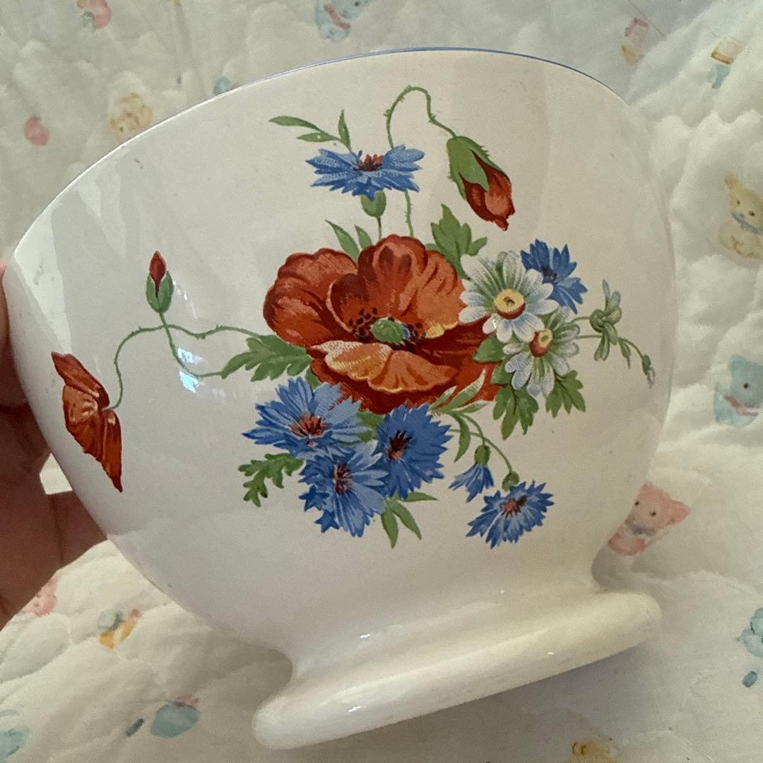 フランス、リモージュのアンティークカフェオレボウル