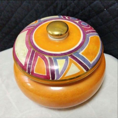 スージークーパー、グロリアラスターの蓋付きポット、約100年前の作製