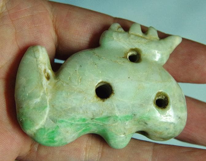 縄文期★伝世重宝縦横貫通多孔超大きな音が鳴る古色風化糸魚川硬玉翡翠製獣形勾玉石笛