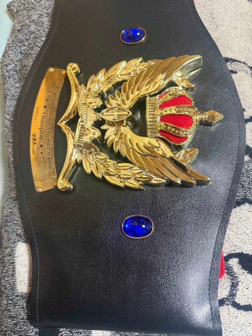 CHAWPIONベルト王冠と羽のデザイン