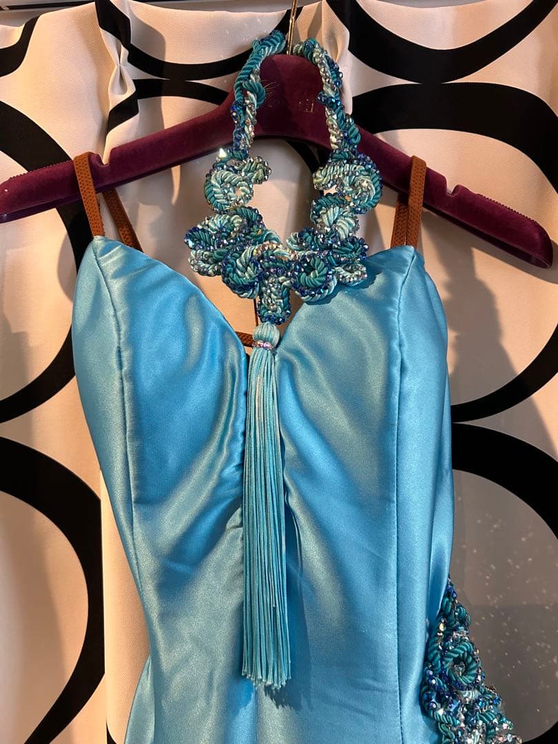 青のサテン社交ダンスレッスンウェア