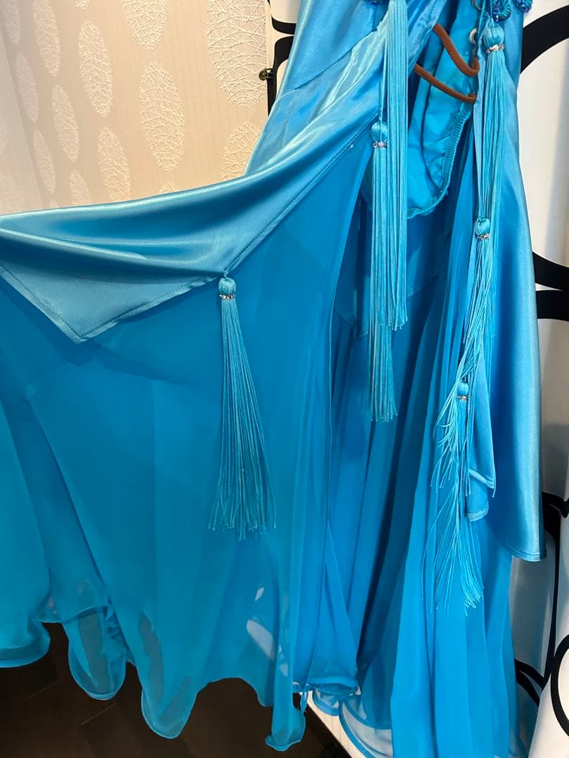 青のサテン社交ダンスレッスンウェア