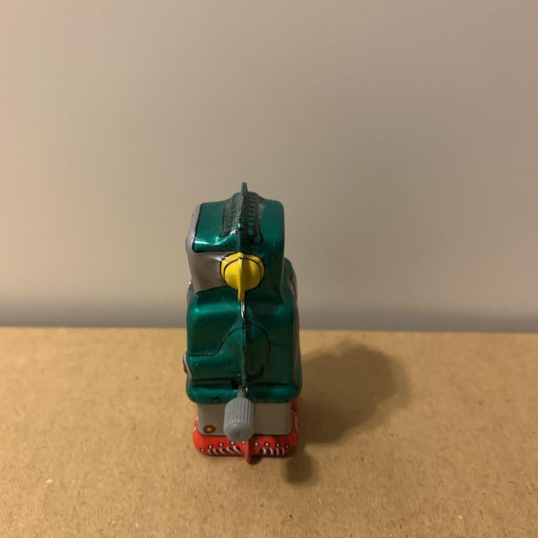 ブリキのロボット