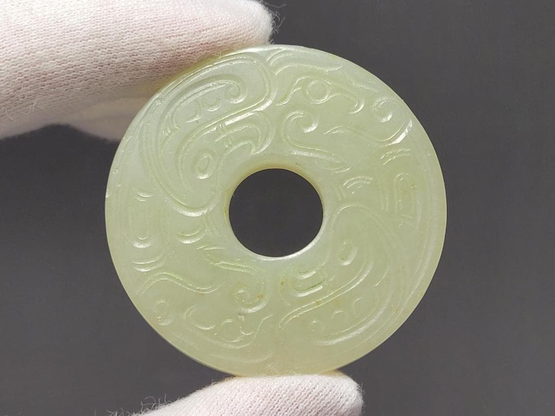 天然玉製 陰刻龍紋 玉装飾品 明清時代 直径約5cm