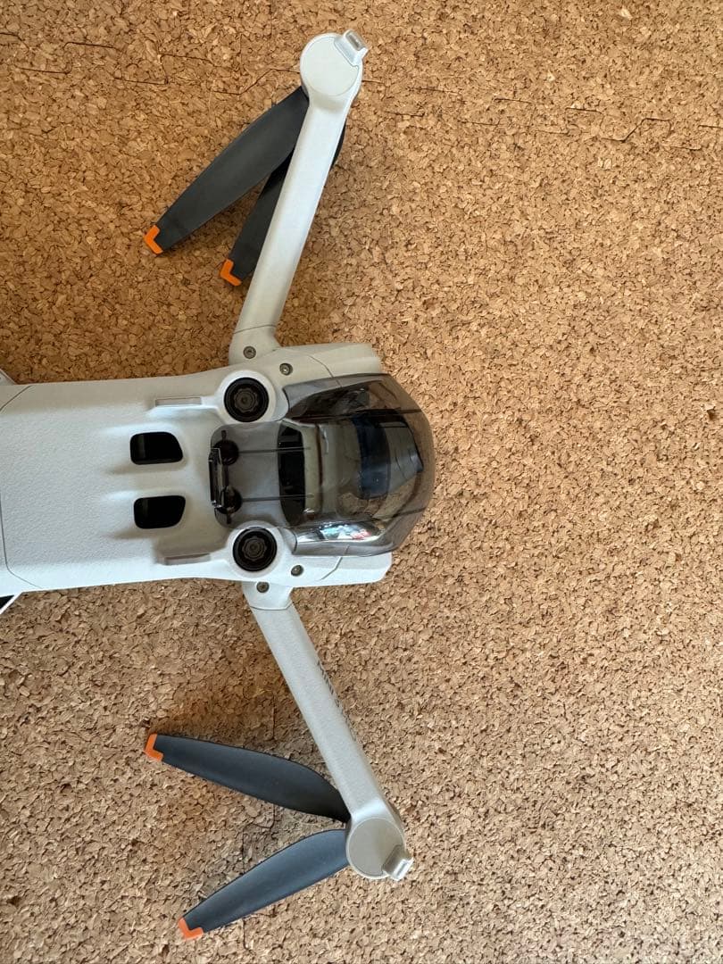 DJI Mini 3 Pro ドローン　(DJI RC付属)