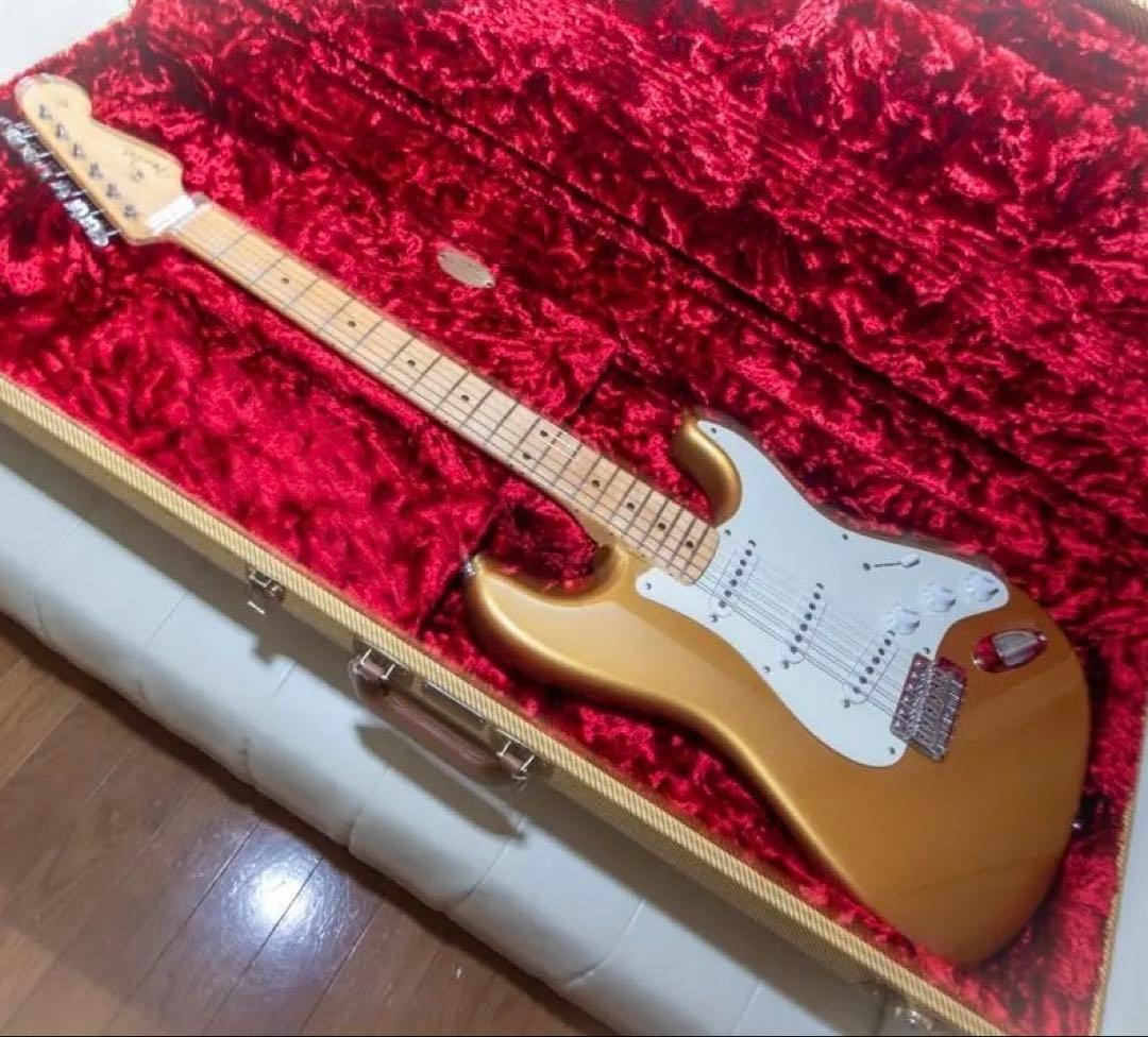 【極美品】 希少なFender USA ストラトキャスター ゴールド 2017年