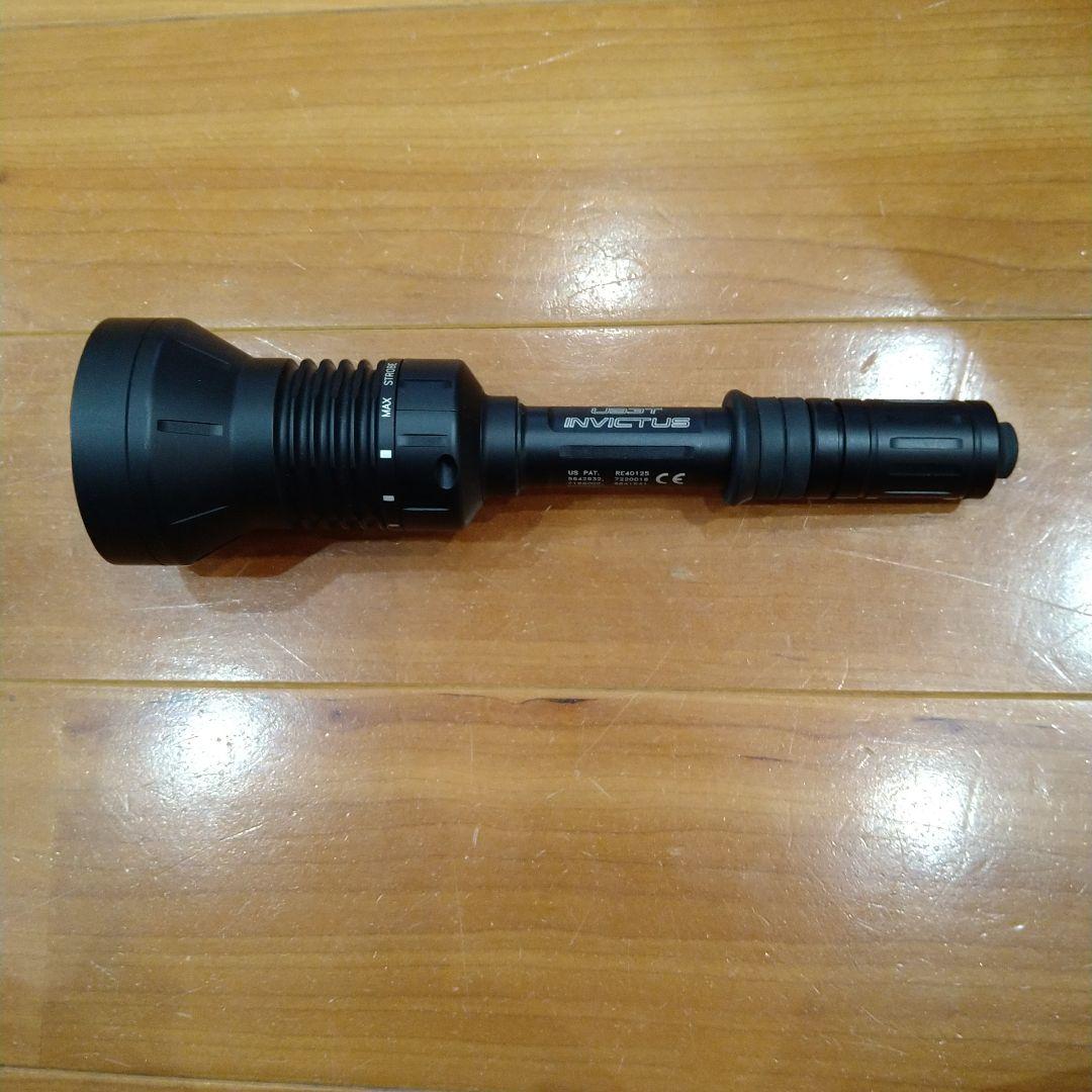 （極美品）Surefire INVICTUS U23T ハンディライト