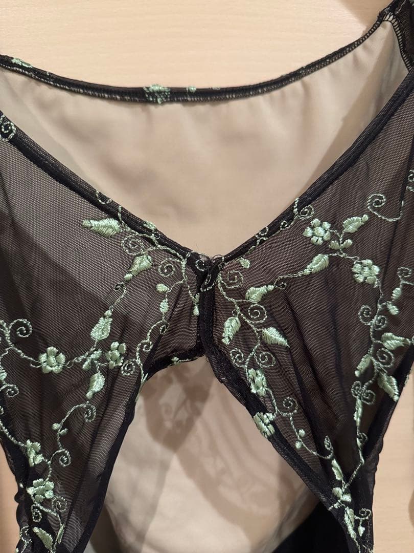 デラノミラノ　黒と緑の刺繍レオタード