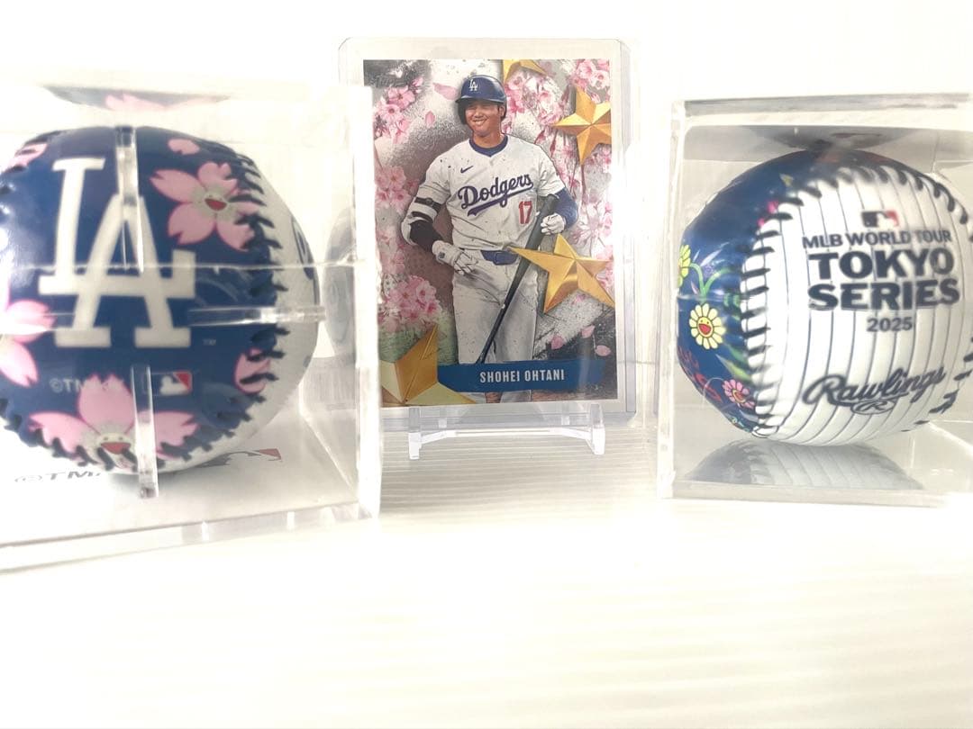 村上隆×MLBコラボ 東京シリーズ　ドジャース、カブスボール＆Toppsカード