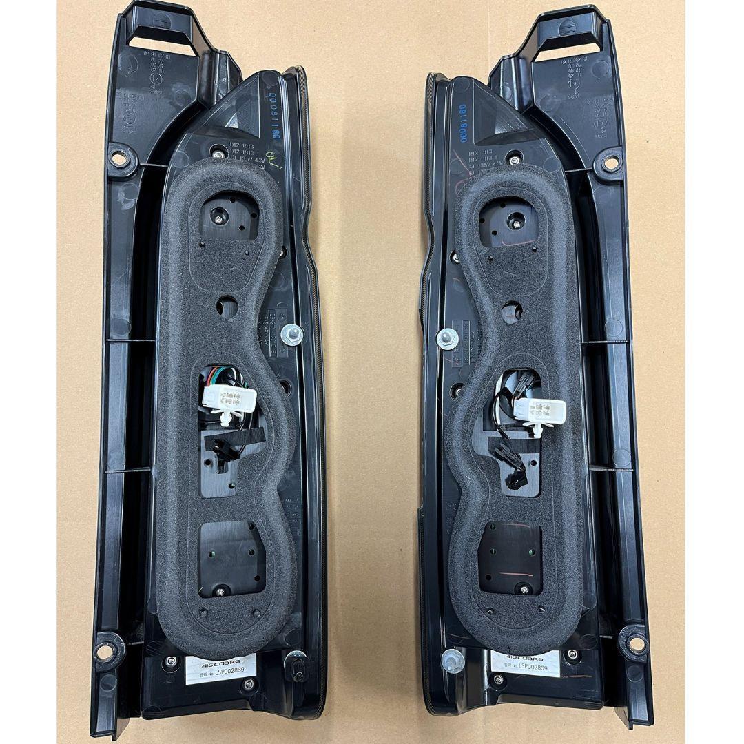 ハイエース　FLEX LEDテールランプ