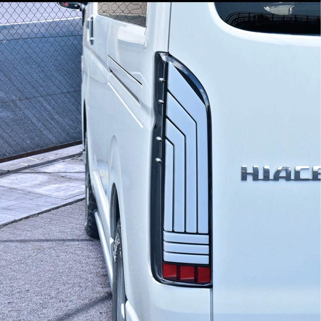 200系ハイエースフルLEDファイバーテールランプ クリア/ホワイト　ヘリオス製