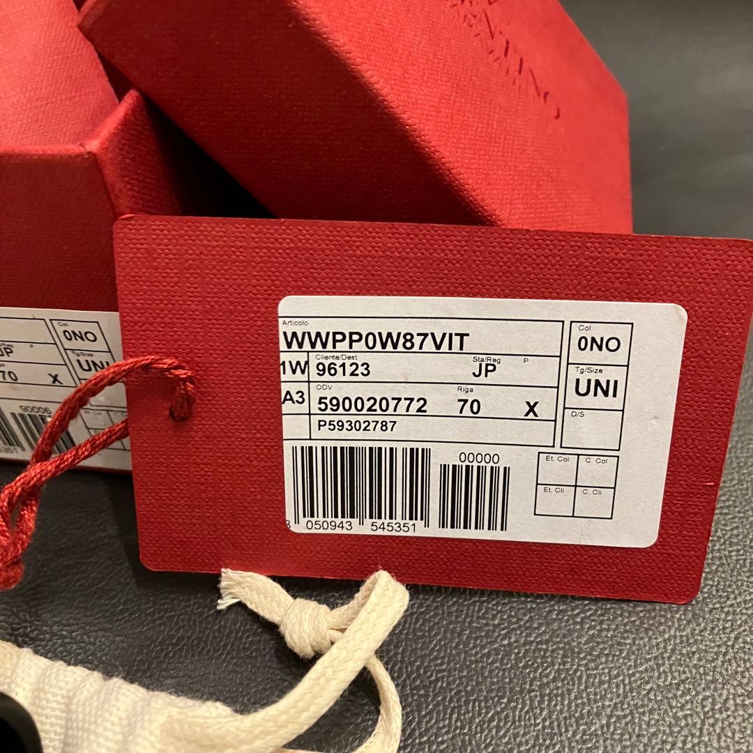 VALENTINO ヴァレンティノ 新品タグ付き ロックスタッズ　マナーポーチ