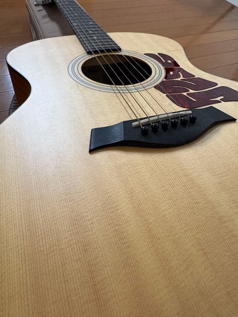 Taylor テイラー　アコースティックギター エレアコ　コブクロ　小渕健太郎