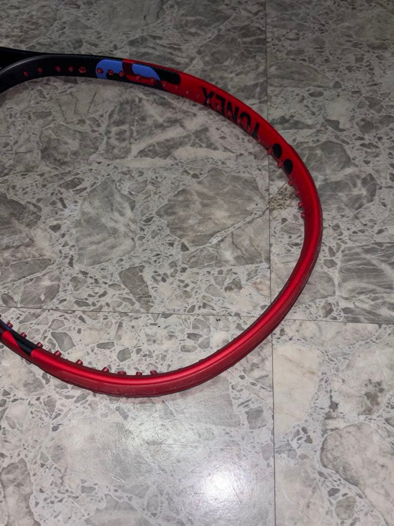 ヨネックス　ブイコア100 グリップ２