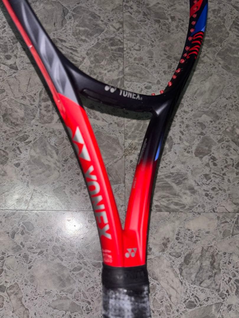 ヨネックス　ブイコア100 グリップ２