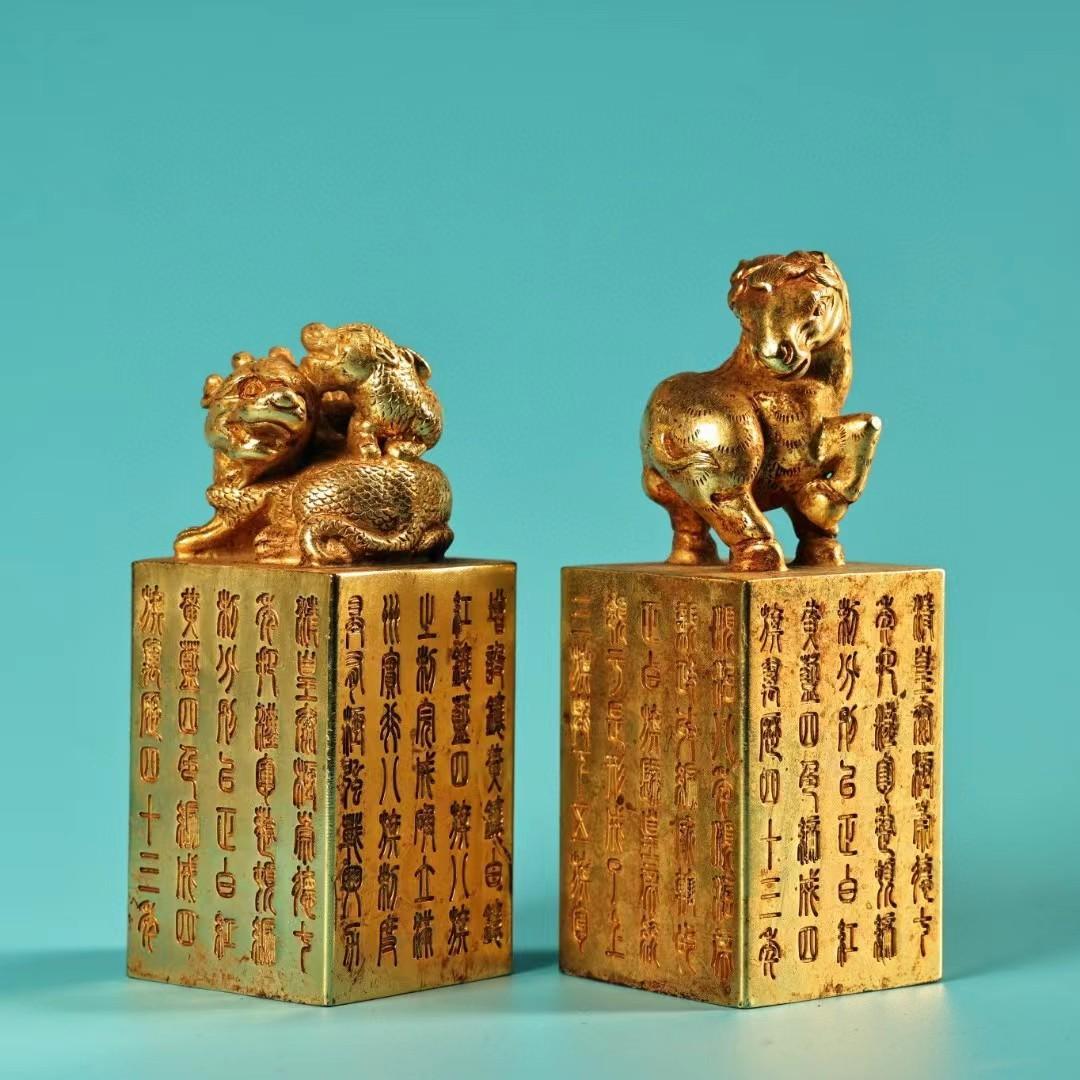 中国古美術・旧蔵鎏金の獣印鑑セット・純銅製・高浮彫・置物・書道具・文房具・風水