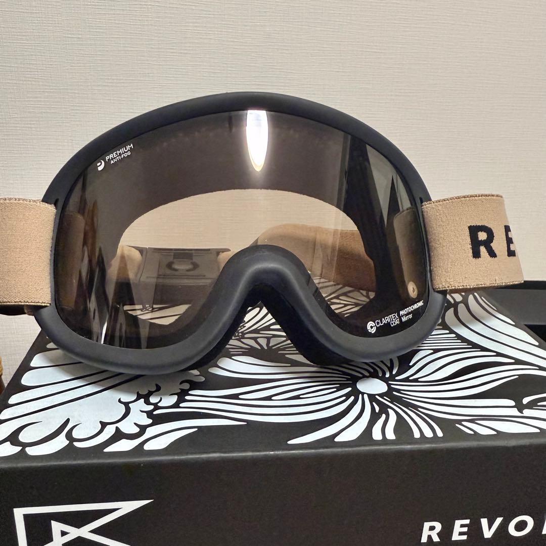 【REVOLT】スノボゴーグル 調光レンズ [定価29,700円]
